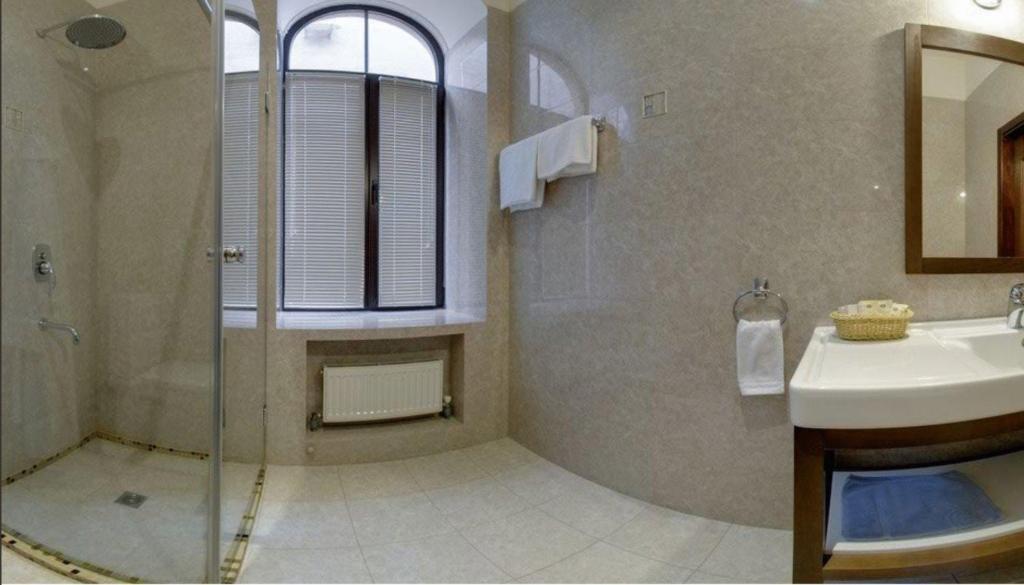 Four Rooms Mini-Hotel Kharkiv Phòng bức ảnh